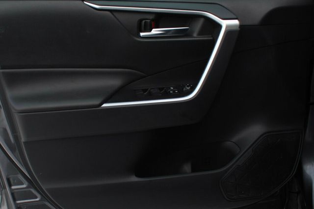 2021 Toyota RAV4 ONE OWNER AWD XLE HYBRID W/ HEATED LEATHER SEATS - 22978870 - 18