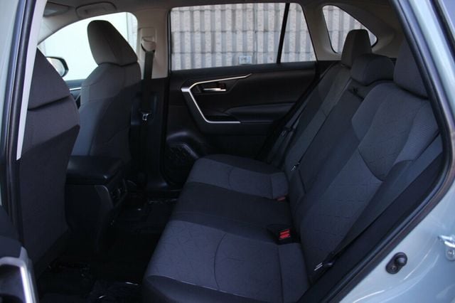 2021 Toyota RAV4 ONE OWNER AWD XLE W/ BRAND NEW TIRES - 22939923 - 25