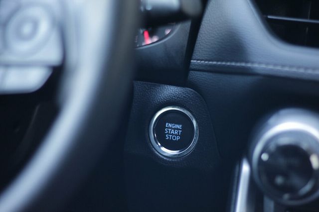 2021 Toyota RAV4 ONE OWNER AWD XLE W/ BRAND NEW TIRES - 22939923 - 28