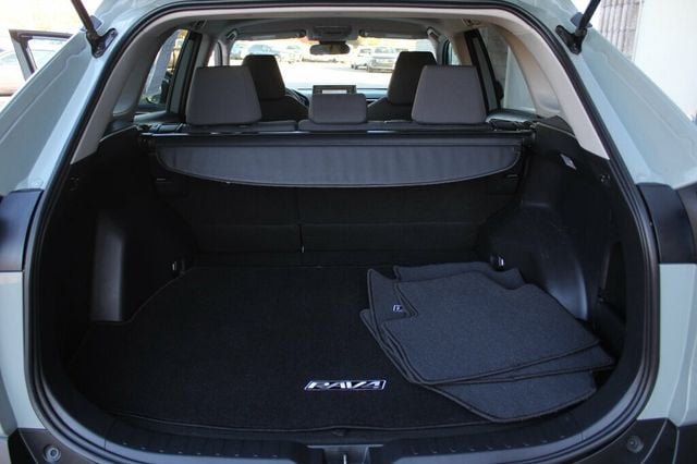 2021 Toyota RAV4 ONE OWNER AWD XLE W/ BRAND NEW TIRES - 22939923 - 30