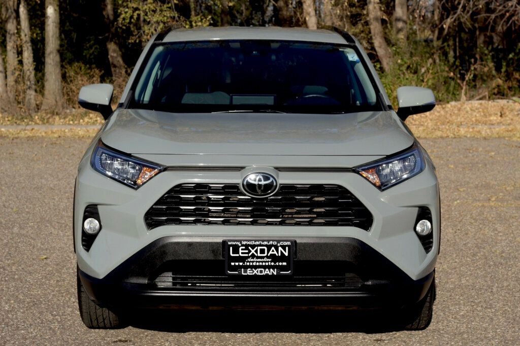 2021 Toyota RAV4 XLE photo 4