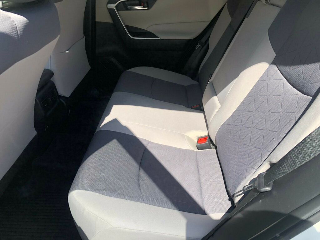 2021 Toyota RAV4 XLE AWD - 22911228 - 6