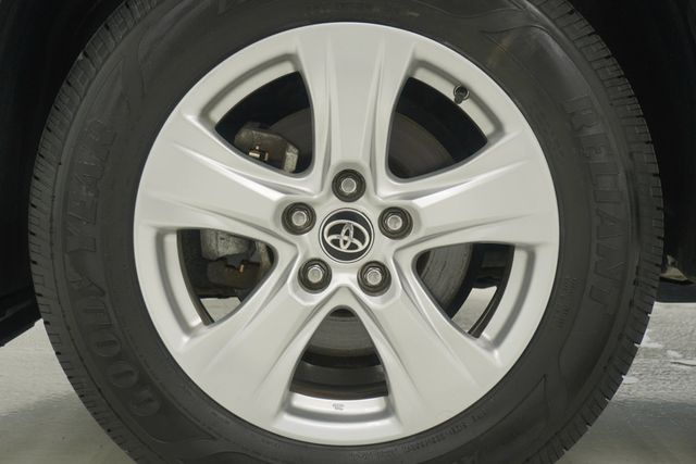 2021 Toyota RAV4 XLE AWD - 23026659 - 21