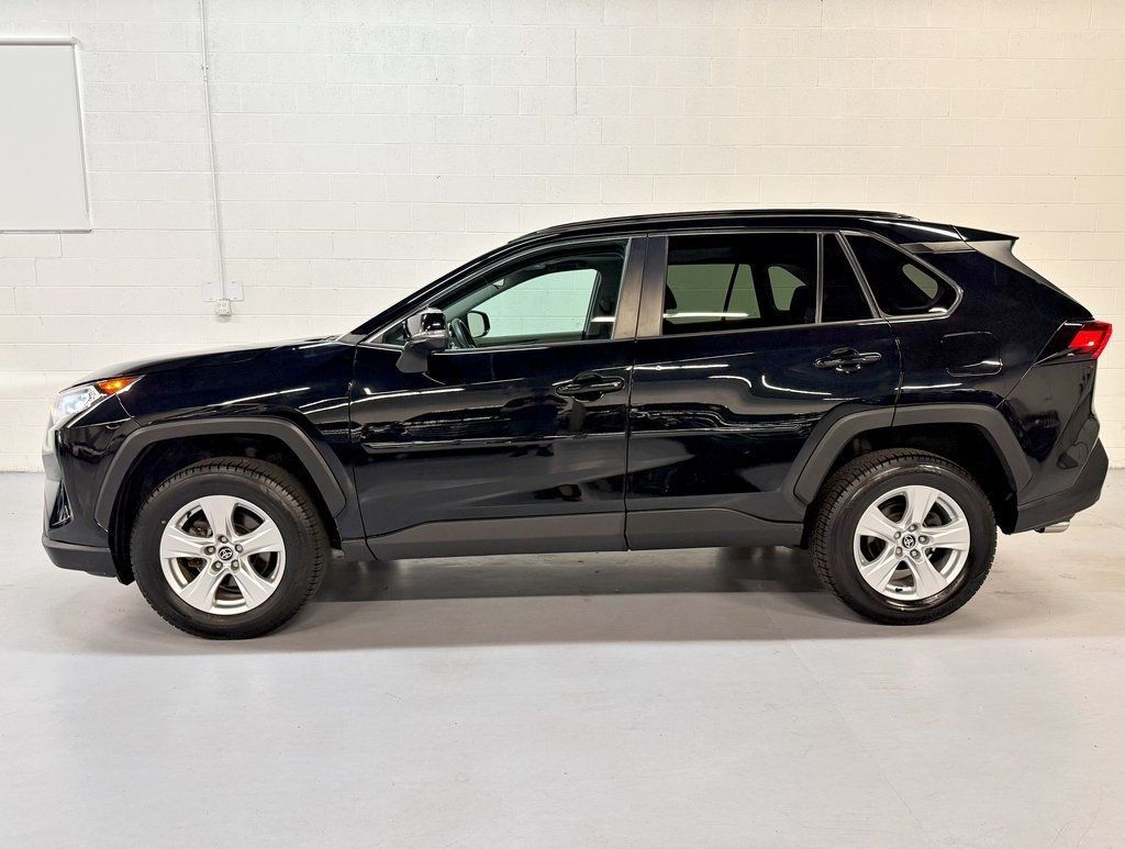 2021 Toyota RAV4 XLE photo 4