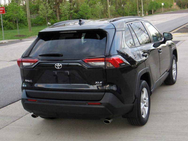 2021 Toyota RAV4 XLE AWD - 22418673 - 13