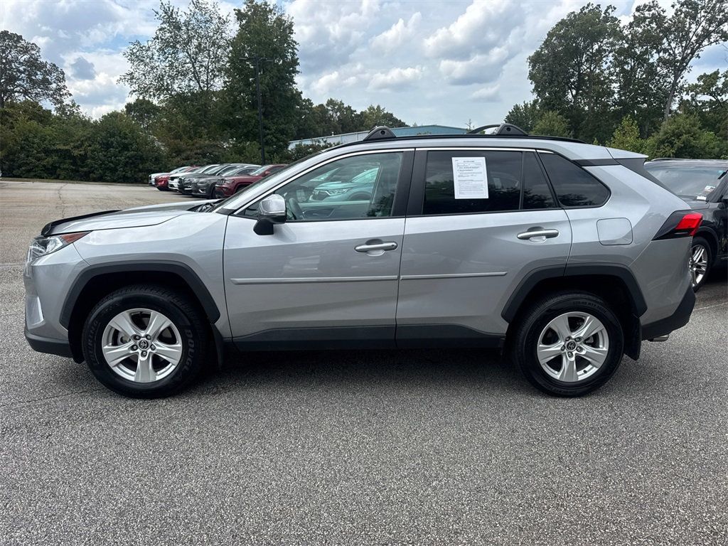 2021 Toyota RAV4 XLE photo 4