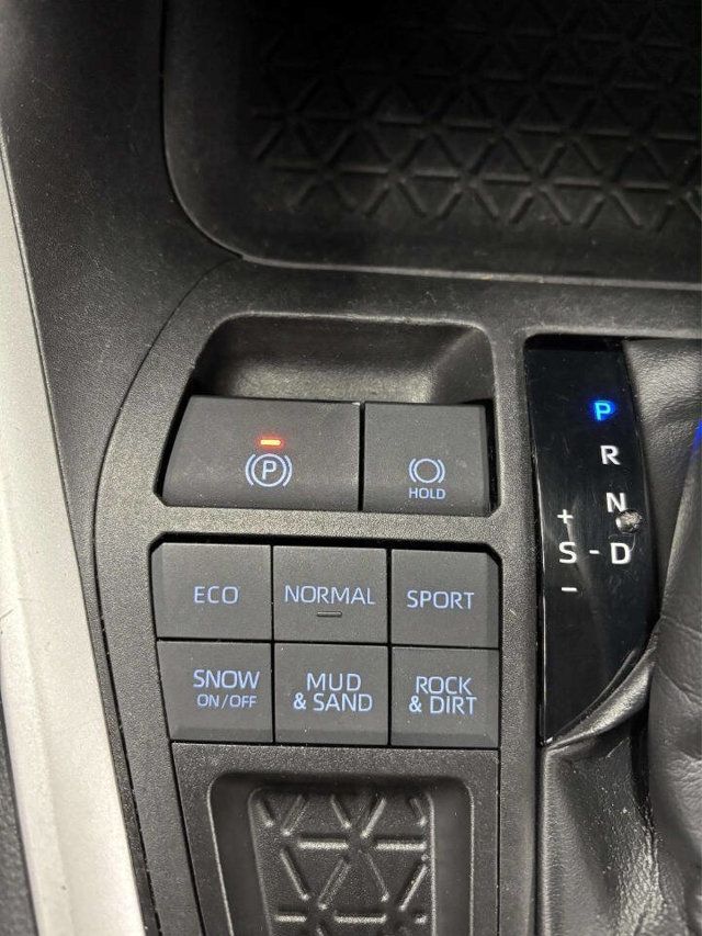 2021 Toyota RAV4 XLE AWD - 22967029 - 28
