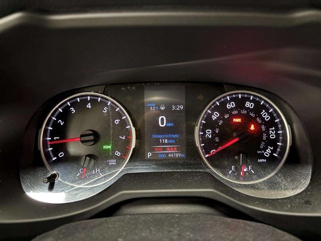 2021 Toyota RAV4 XLE AWD - 22967029 - 35