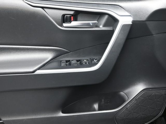 2021 Toyota RAV4 XLE AWD - 22974234 - 12