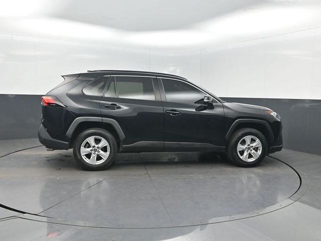 2021 Toyota RAV4 XLE AWD - 22974234 - 34