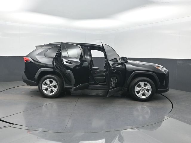 2021 Toyota RAV4 XLE AWD - 22974234 - 39