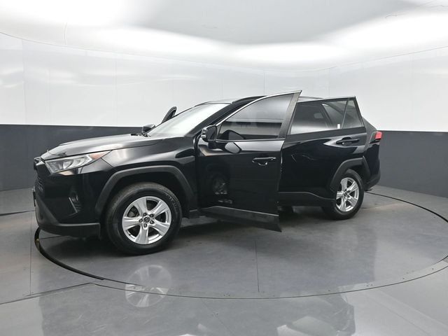 2021 Toyota RAV4 XLE AWD - 22974234 - 40