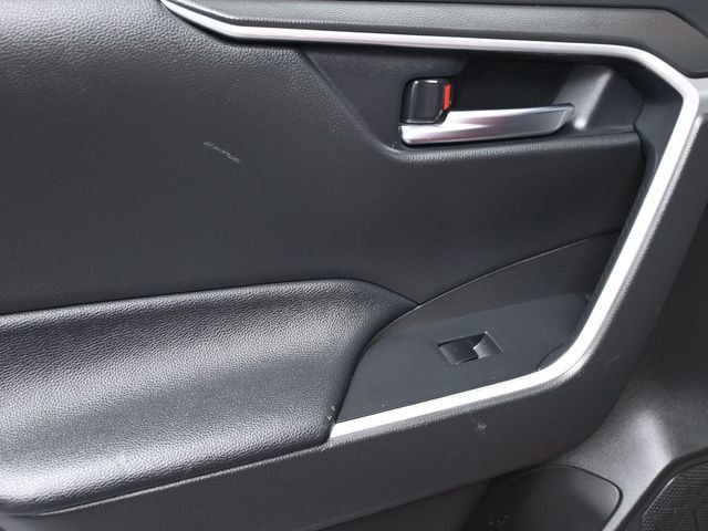 2021 Toyota RAV4 XLE AWD - 22996616 - 9