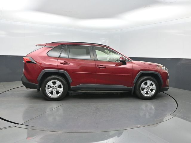 2021 Toyota RAV4 XLE AWD - 22996616 - 35