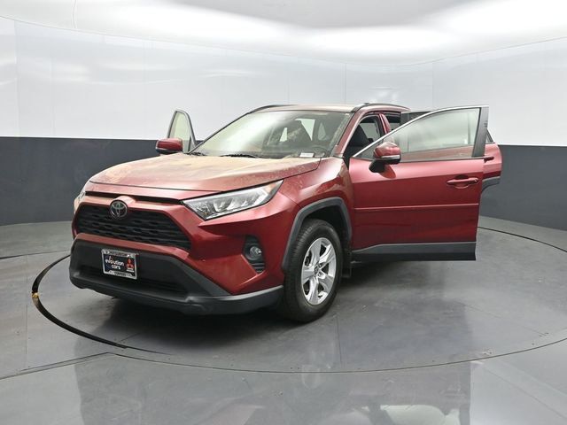 2021 Toyota RAV4 XLE AWD - 22996616 - 41