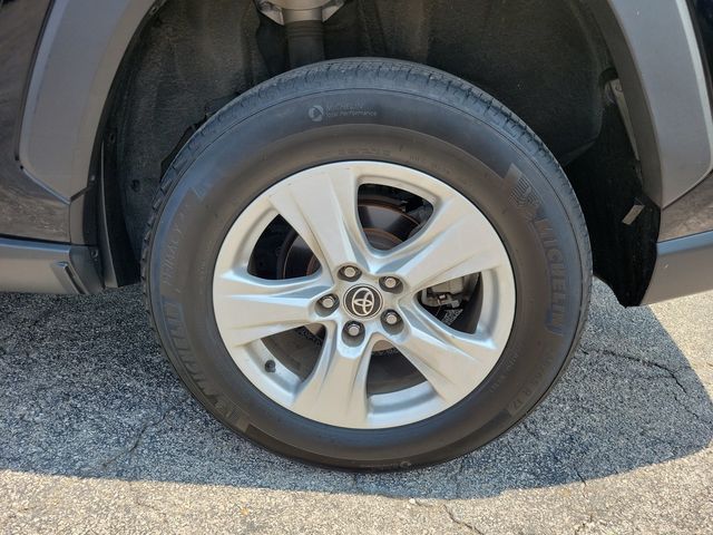 2021 Toyota RAV4 XLE AWD - 23053736 - 20