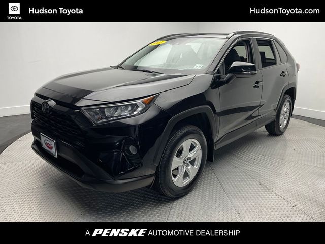 2021 Toyota RAV4 XLE AWD - 22927591 - 0