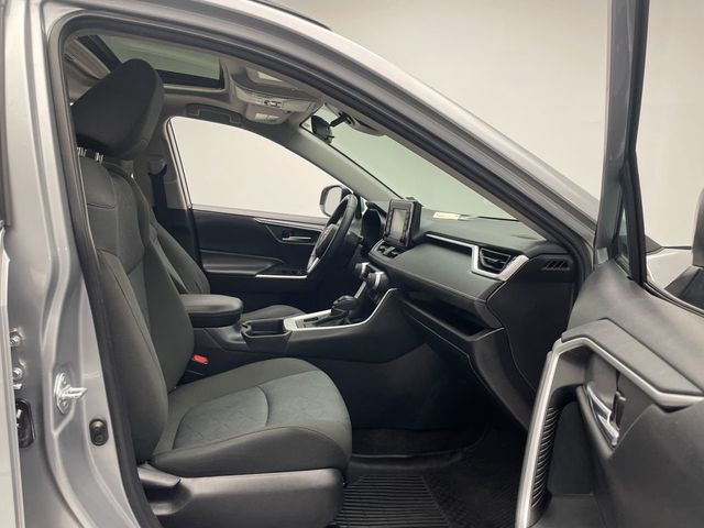 2021 Toyota RAV4 XLE AWD - 22995951 - 16