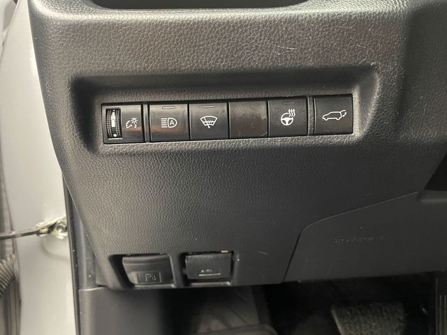 2021 Toyota RAV4 XLE AWD - 22995951 - 19