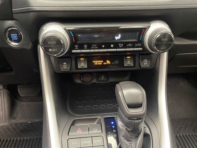 2021 Toyota RAV4 XLE AWD - 22995951 - 26
