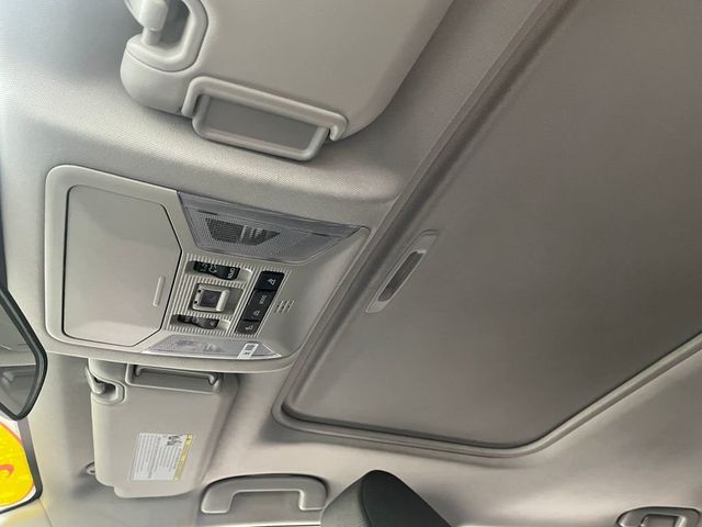 2021 Toyota RAV4 XLE AWD - 22995951 - 30