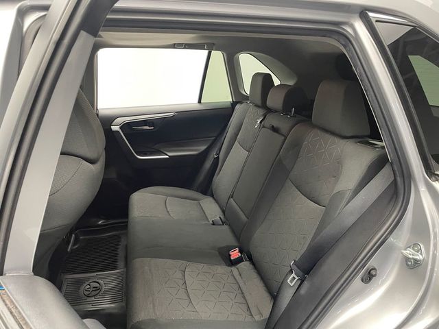 2021 Toyota RAV4 XLE AWD - 22995951 - 34