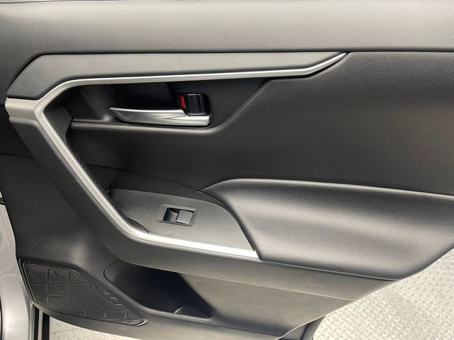 2021 Toyota RAV4 XLE AWD - 22995951 - 35