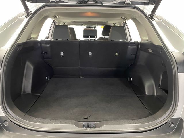 2021 Toyota RAV4 XLE AWD - 22995951 - 39