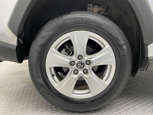 2021 Toyota RAV4 XLE AWD - 22995951 - 46