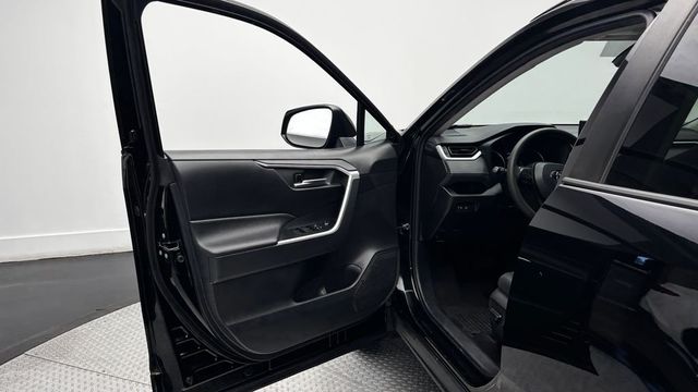 2021 Toyota RAV4 XLE AWD - 23031442 - 13