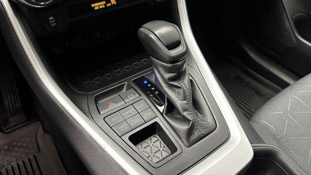2021 Toyota RAV4 XLE AWD - 23031442 - 19