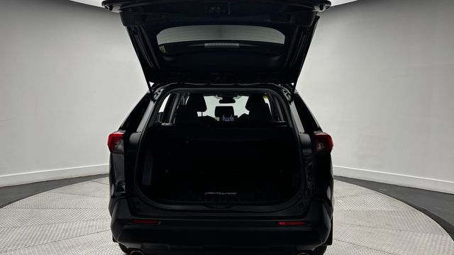 2021 Toyota RAV4 XLE AWD - 23031442 - 32