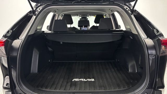 2021 Toyota RAV4 XLE AWD - 23031442 - 33