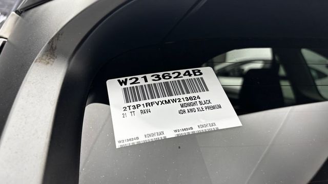 2021 Toyota RAV4 XLE AWD - 23031442 - 38