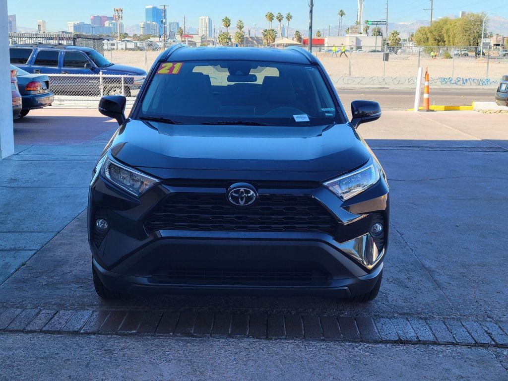 2021 Toyota RAV4 XLE FWD - 22297626 - 4