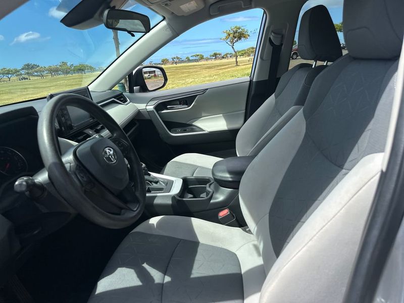 2021 Toyota RAV4 XLE FWD - 23029694 - 12