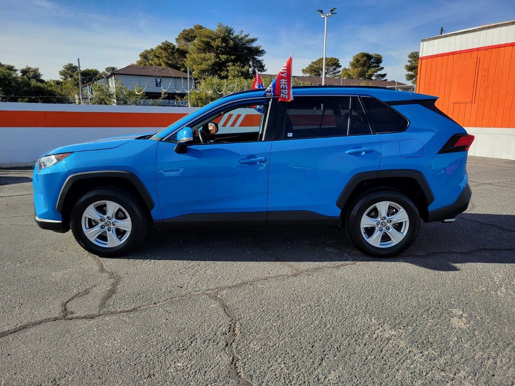 2021 Toyota RAV4 XLE FWD - 22279849 - 1