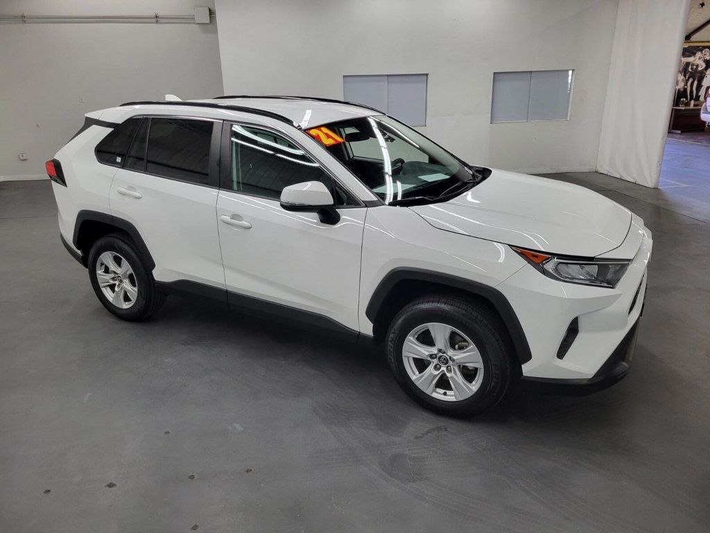 2021 Toyota RAV4 XLE FWD - 22404354 - 3