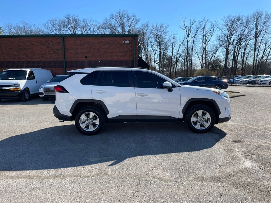 2021 Toyota RAV4 XLE FWD - 22744442 - 7