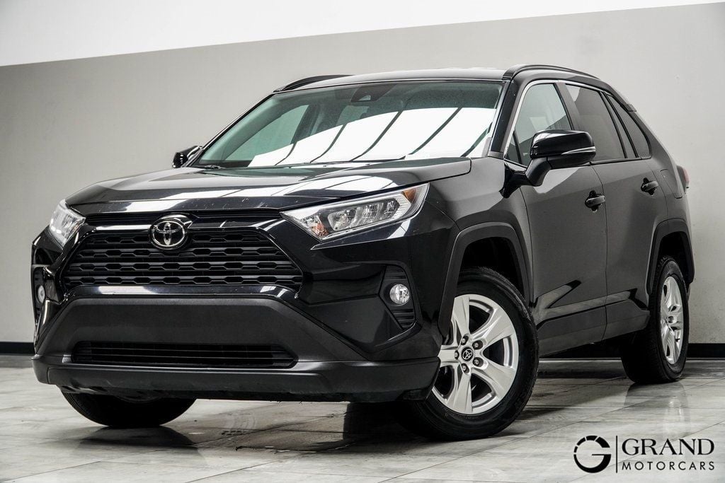 Used 2021 Toyota RAV4 XLE with VIN 2T3W1RFV6MW117324 for sale in Kennesaw, GA