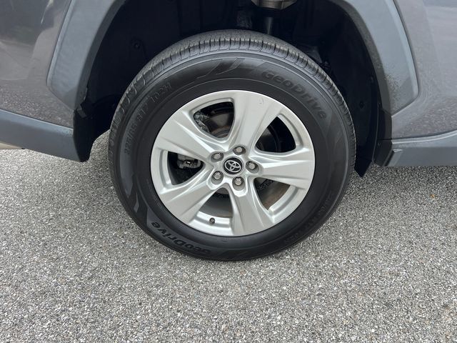2021 Toyota RAV4 XLE FWD - 23057611 - 16