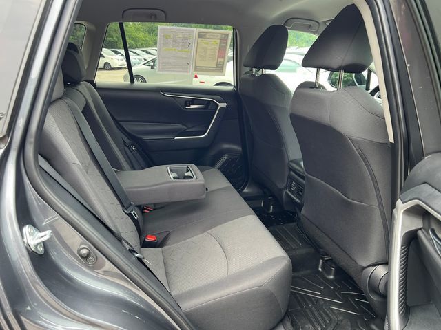 2021 Toyota RAV4 XLE FWD - 23057611 - 17