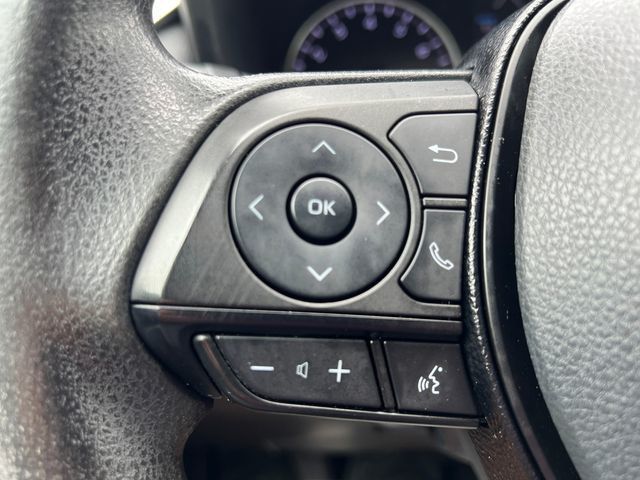 2021 Toyota RAV4 XLE FWD - 23057611 - 21