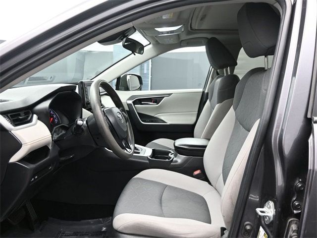 2021 Toyota RAV4 XLE FWD - 22975228 - 11