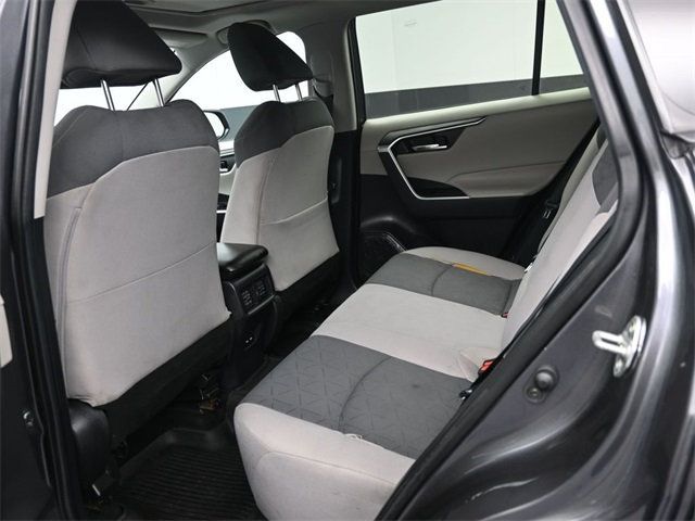 2021 Toyota RAV4 XLE FWD - 22975228 - 14