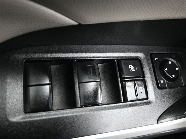 2021 Toyota RAV4 XLE FWD - 22975228 - 32