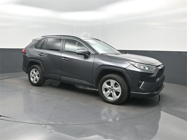 2021 Toyota RAV4 XLE FWD - 22975228 - 37