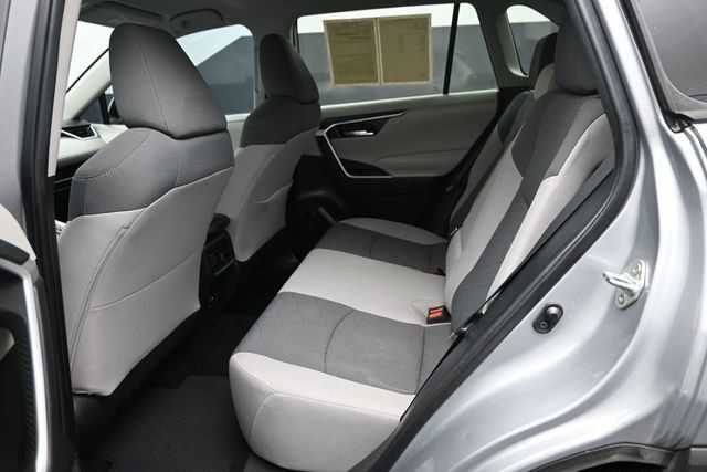 2021 Toyota RAV4 XLE FWD - 23020407 - 8