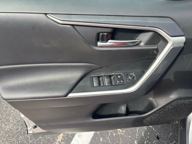 2021 Toyota RAV4 XLE FWD - 22974863 - 11