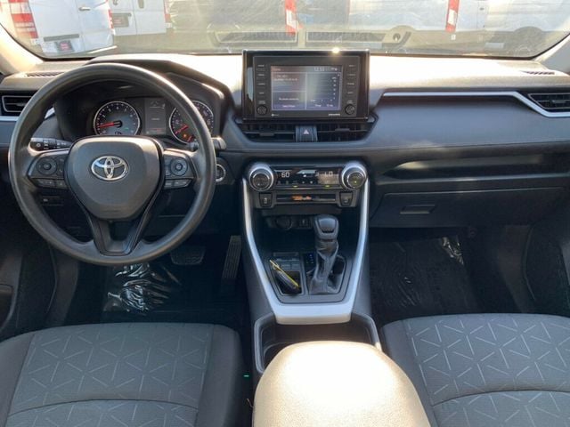 2021 Toyota RAV4 XLE FWD 1-Owner - 22673034 - 39